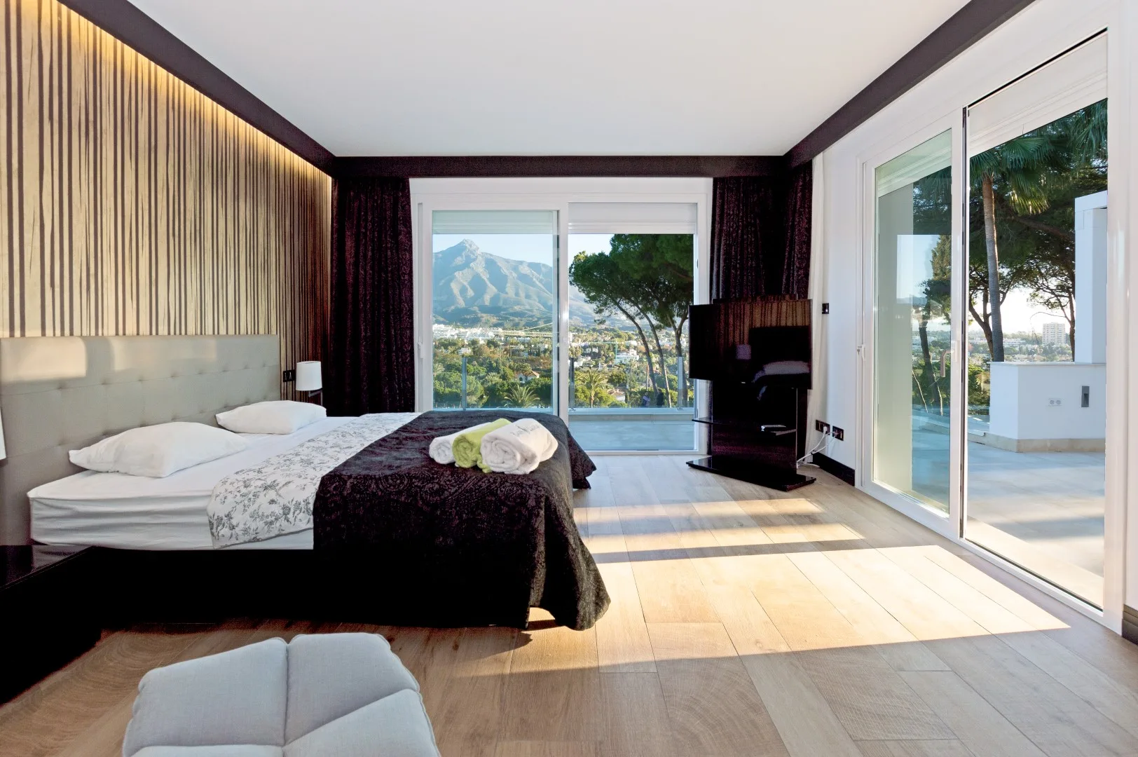 Villa · Marbella · (300-00827P)