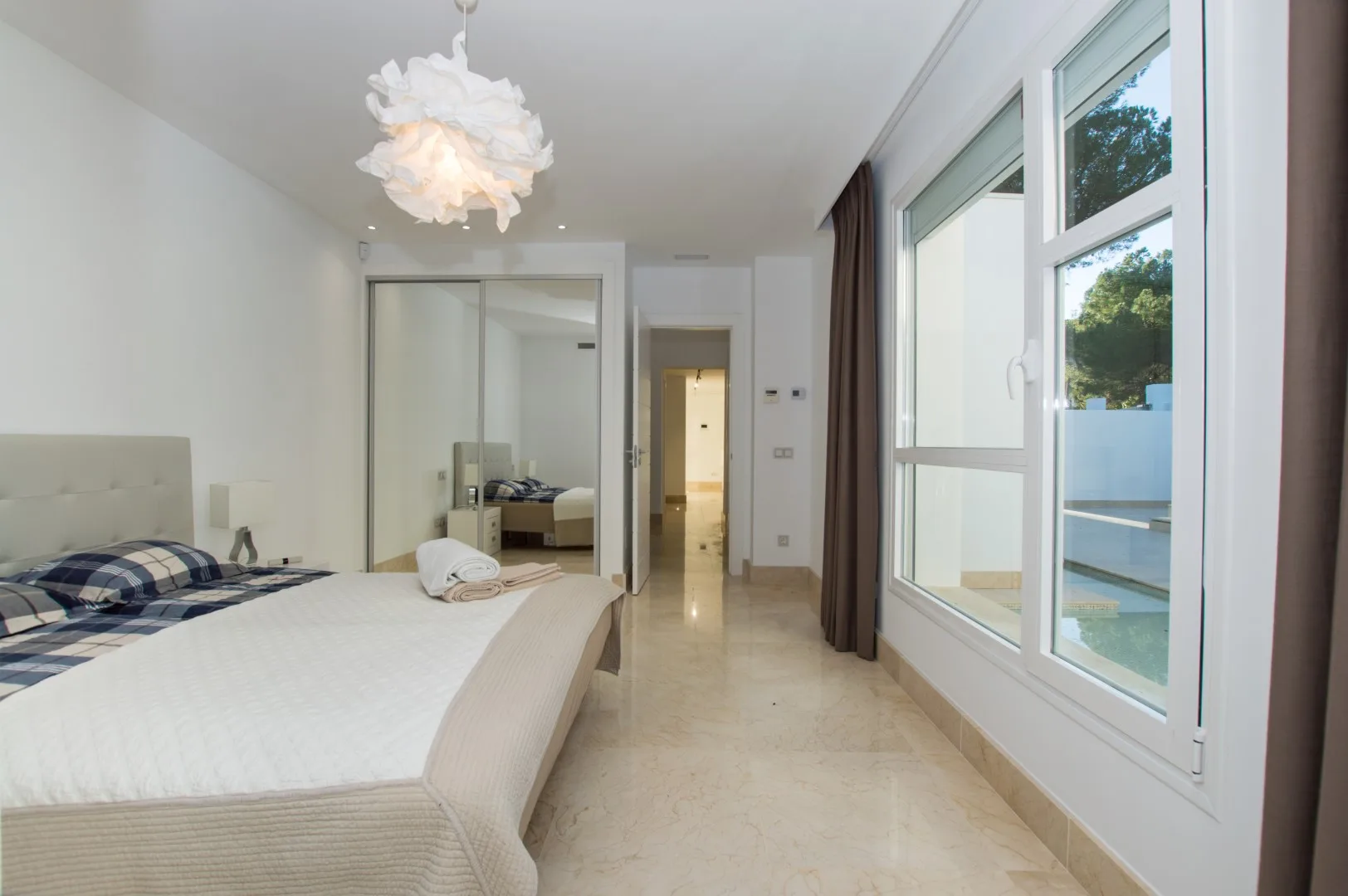 Villa · Marbella · (300-00827P)