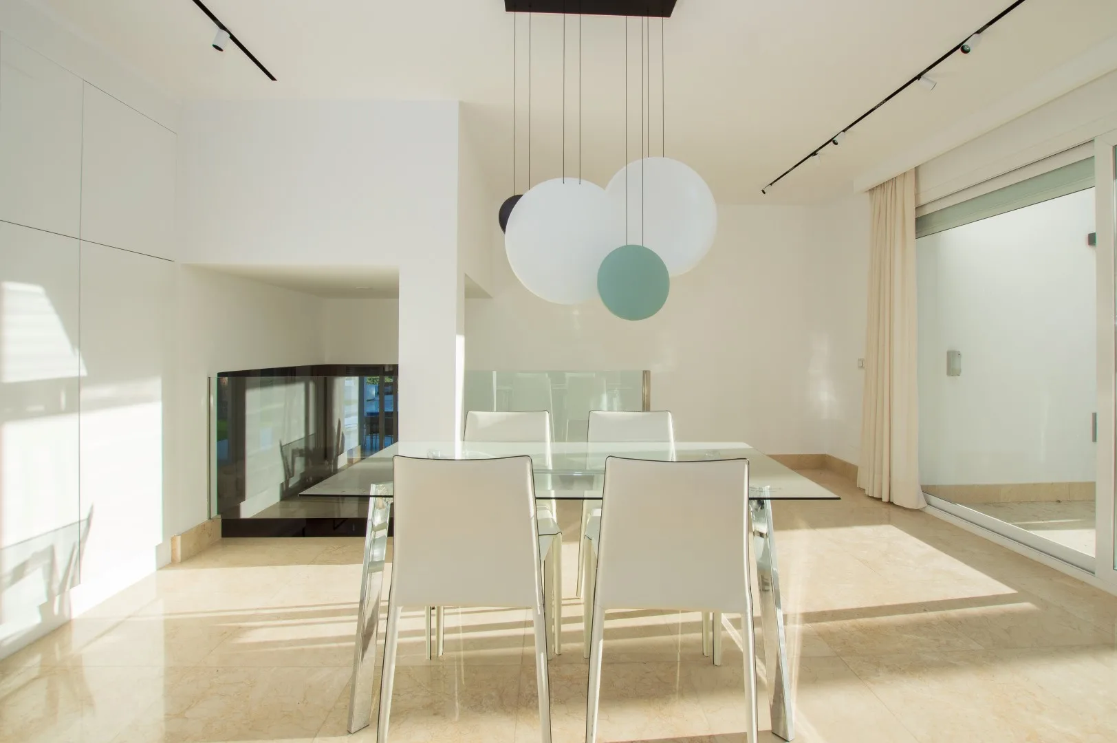 Villa · Marbella · (300-00827P)