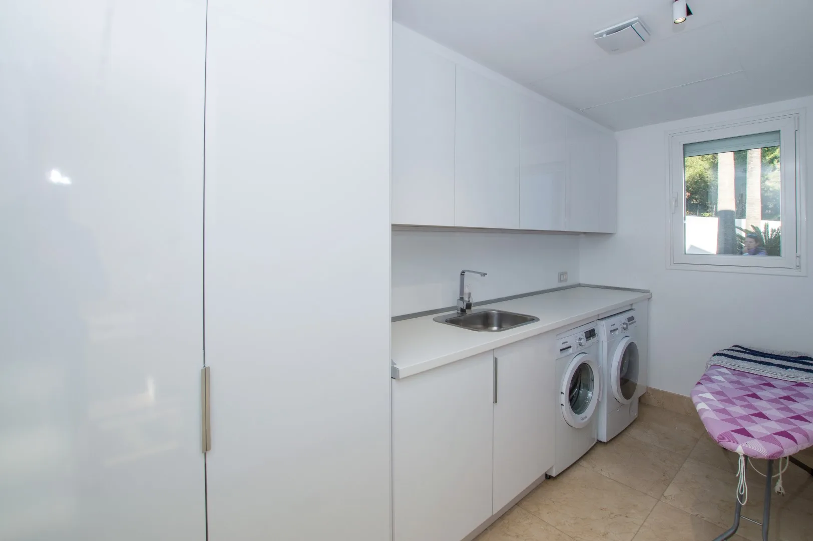 Villa · Marbella · (300-00827P)