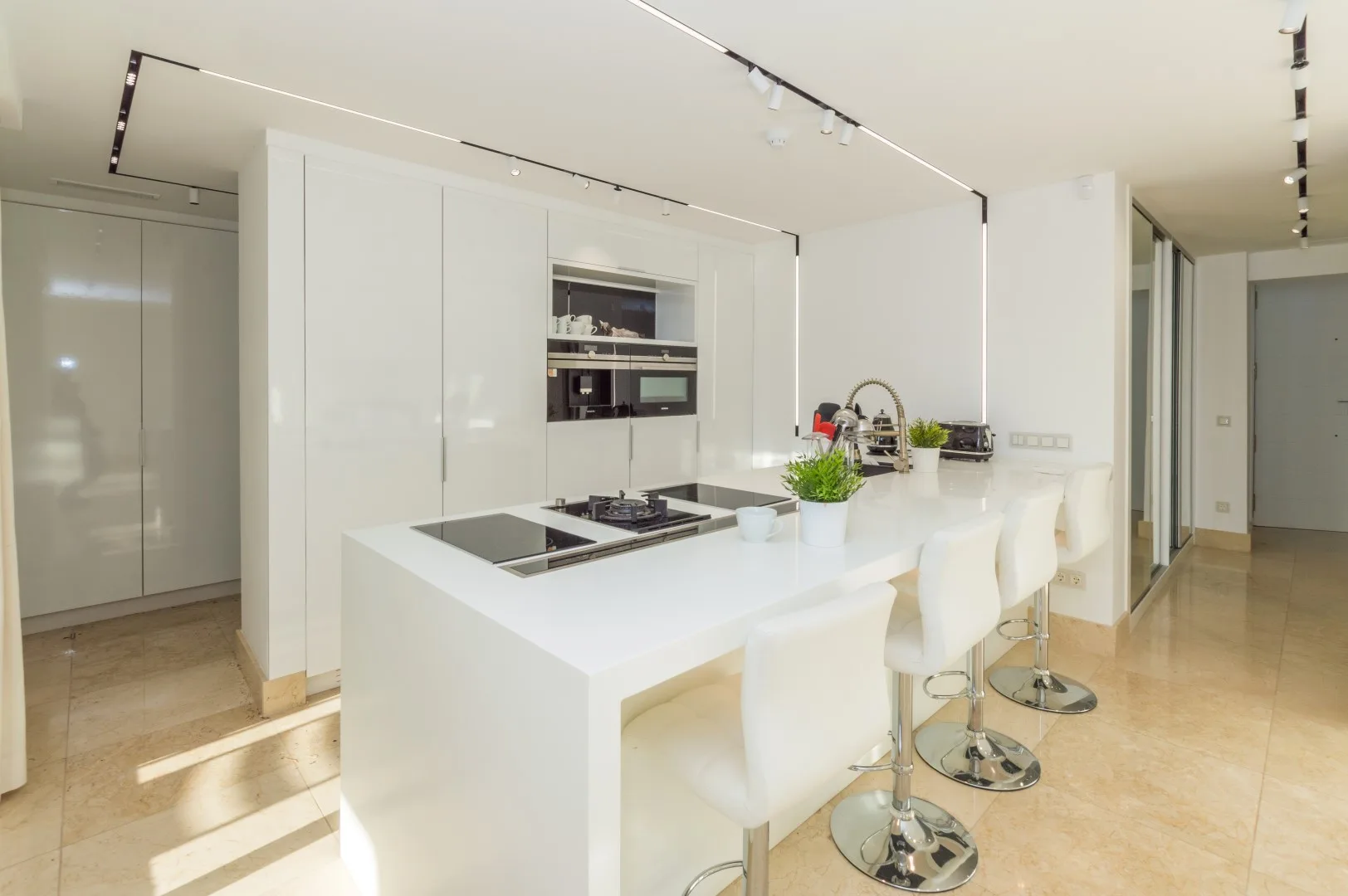 Villa · Marbella · (300-00827P)