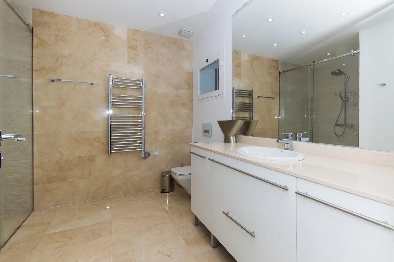 Villa · Marbella · (300-00827P)