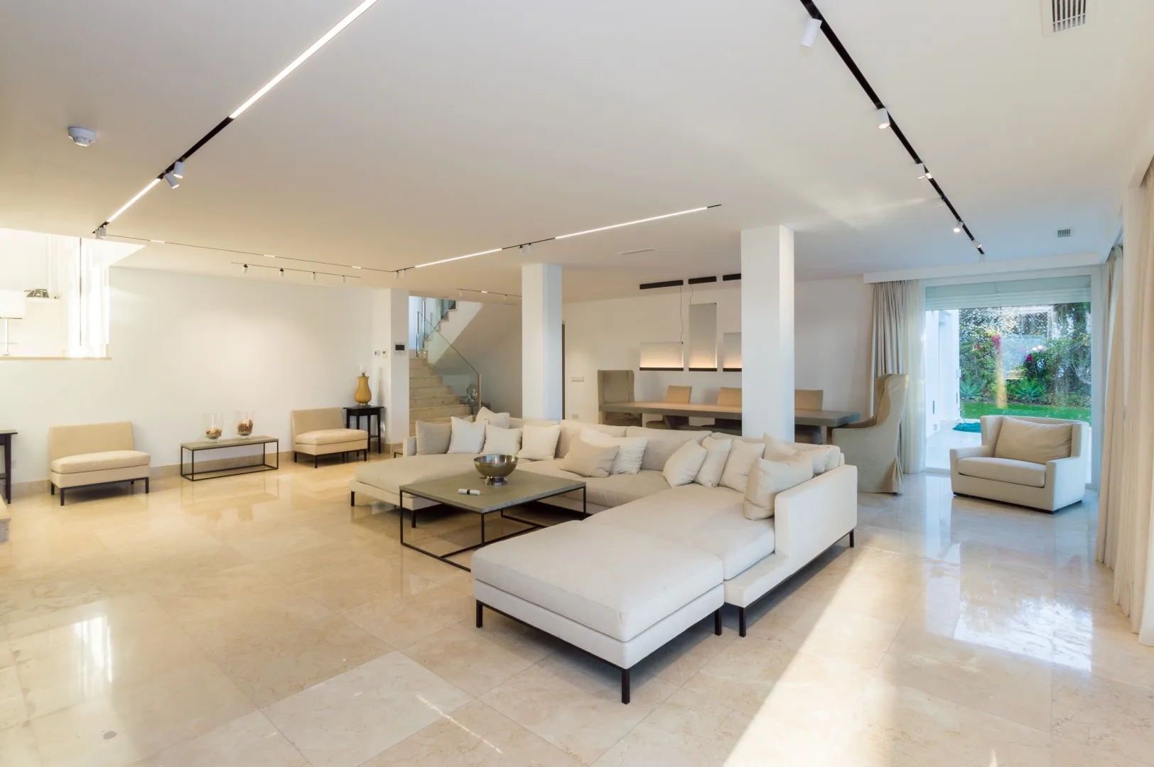Villa · Marbella · (300-00827P)
