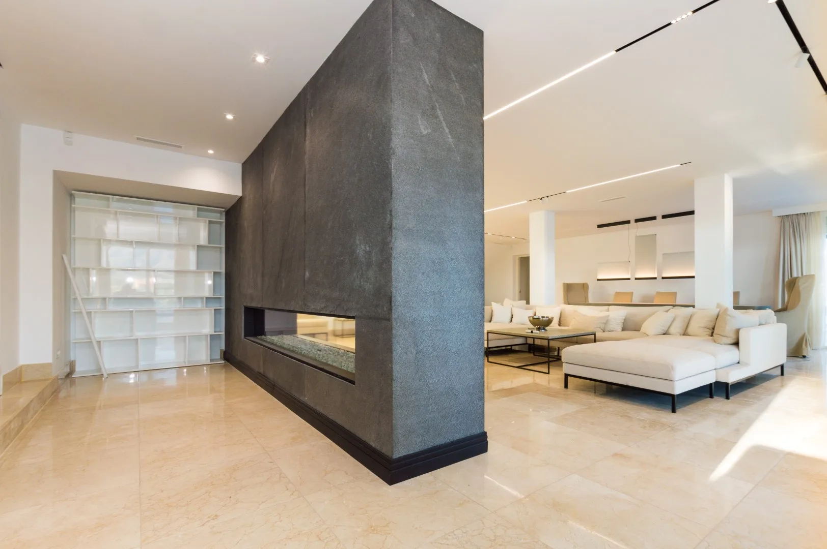 Villa · Marbella · (300-00827P)