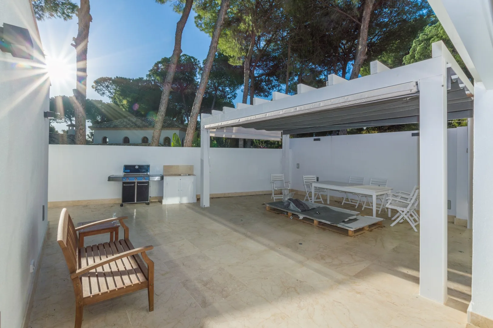 Villa · Marbella · (300-00827P)
