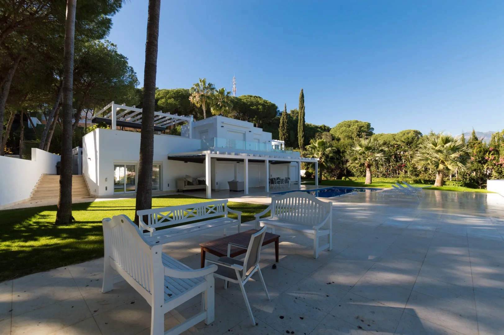 Villa · Marbella · (300-00827P)