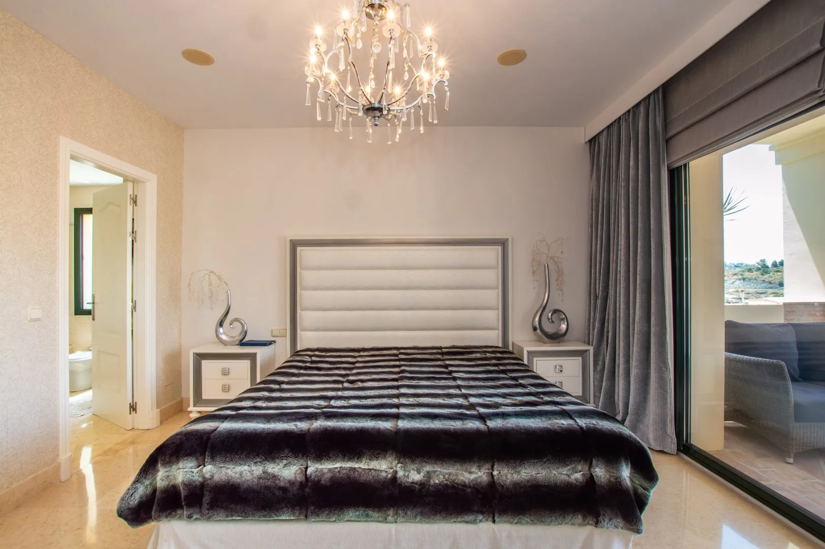 Apartment · Benahavis · (300-00965P)